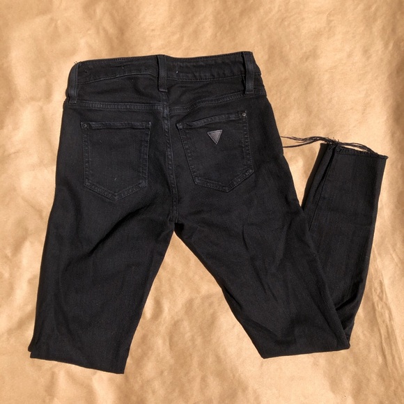 Guess Jeans - Picture 2 of 4
